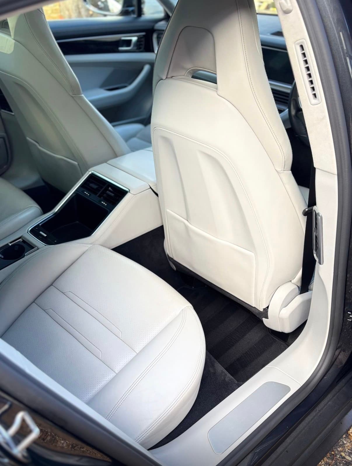 Porsche Panamera 4.0 V8 Turbo (2017) - Image 12