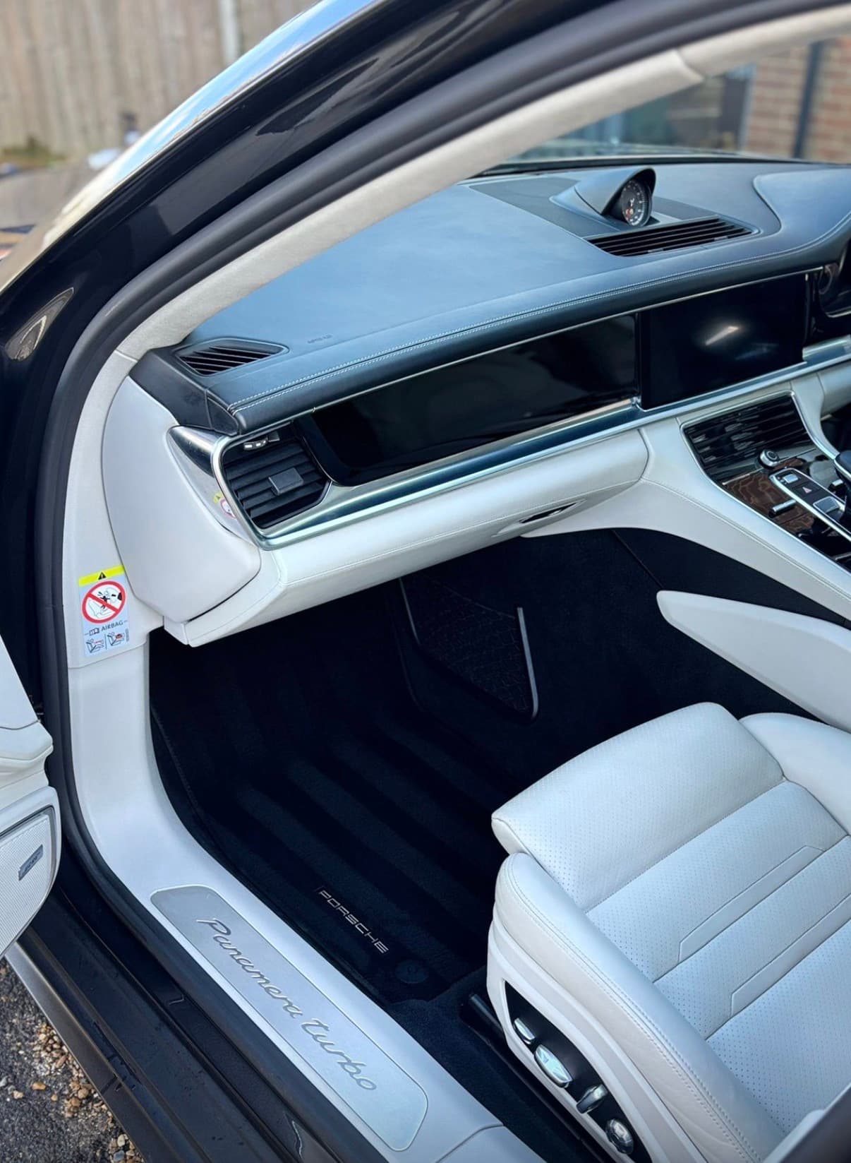 Porsche Panamera 4.0 V8 Turbo (2017) - Image 11