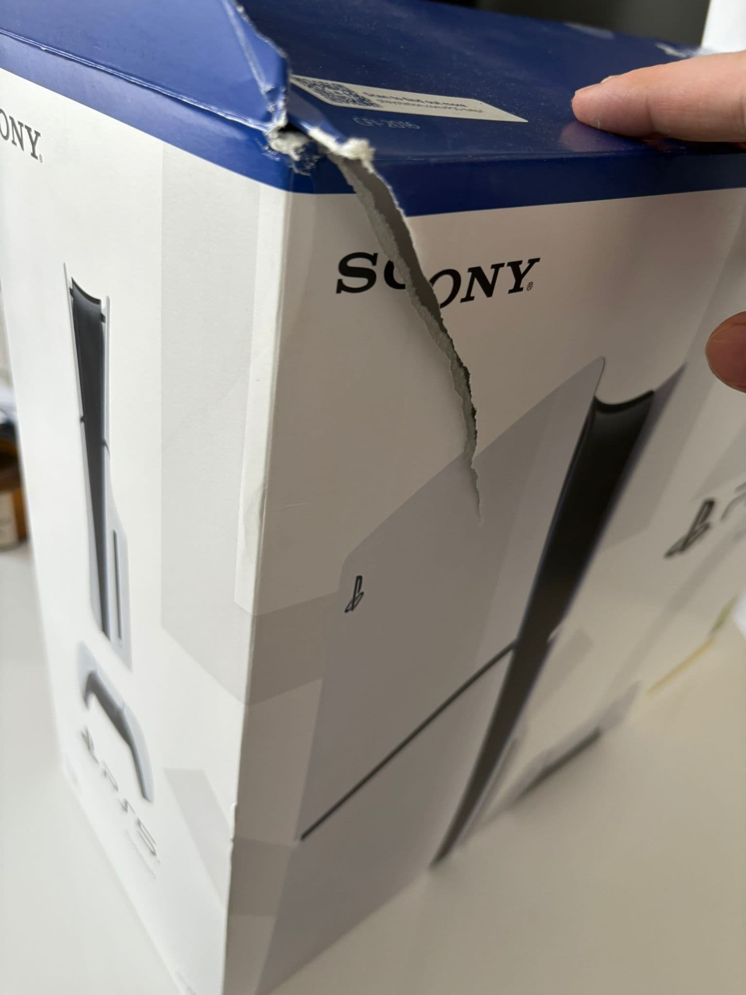 PS5 Standard (Slim) - never used before, damaged box - Image 5