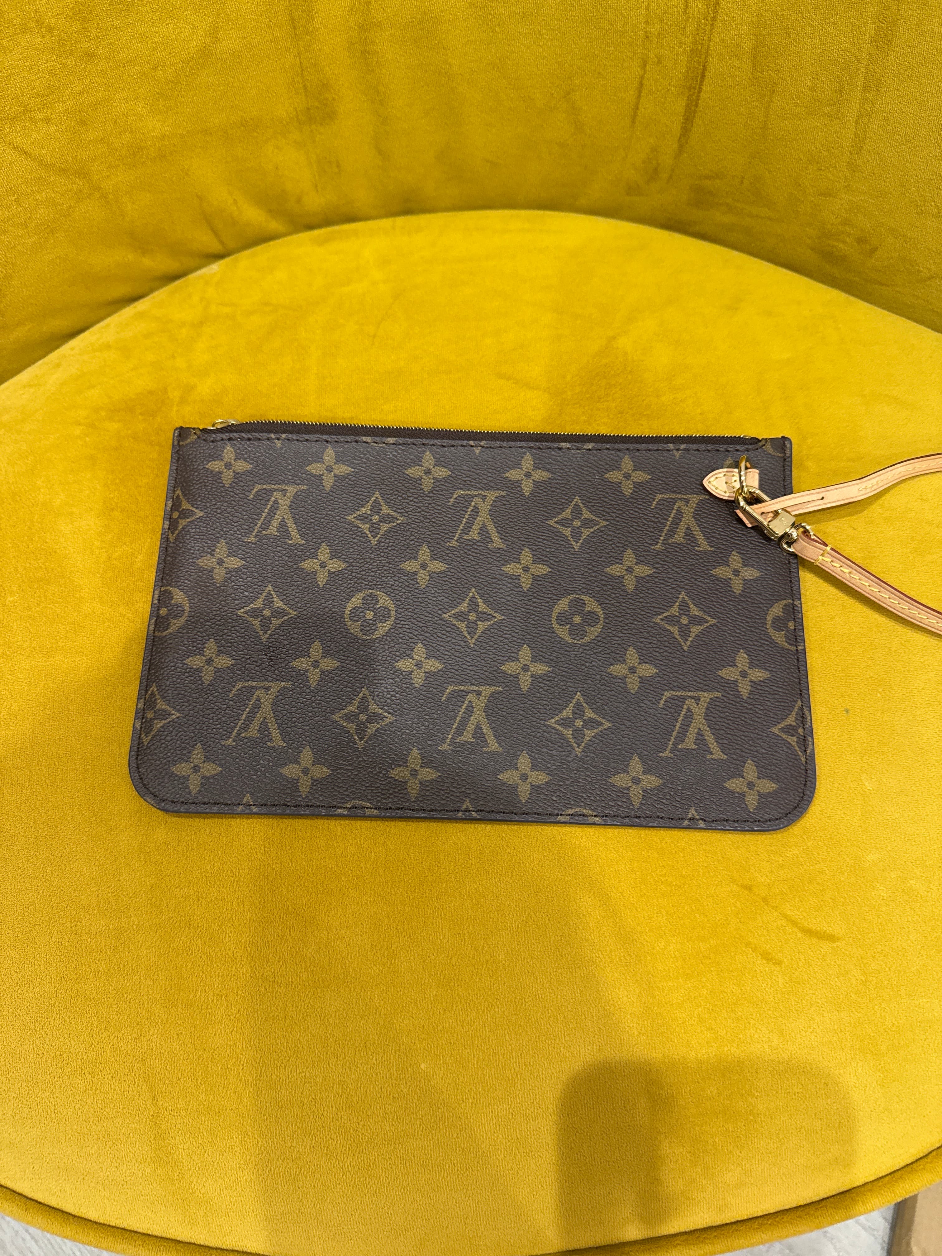 Louis Vuitton Monogram Pouch (from Neverfull Tote) - Image 10
