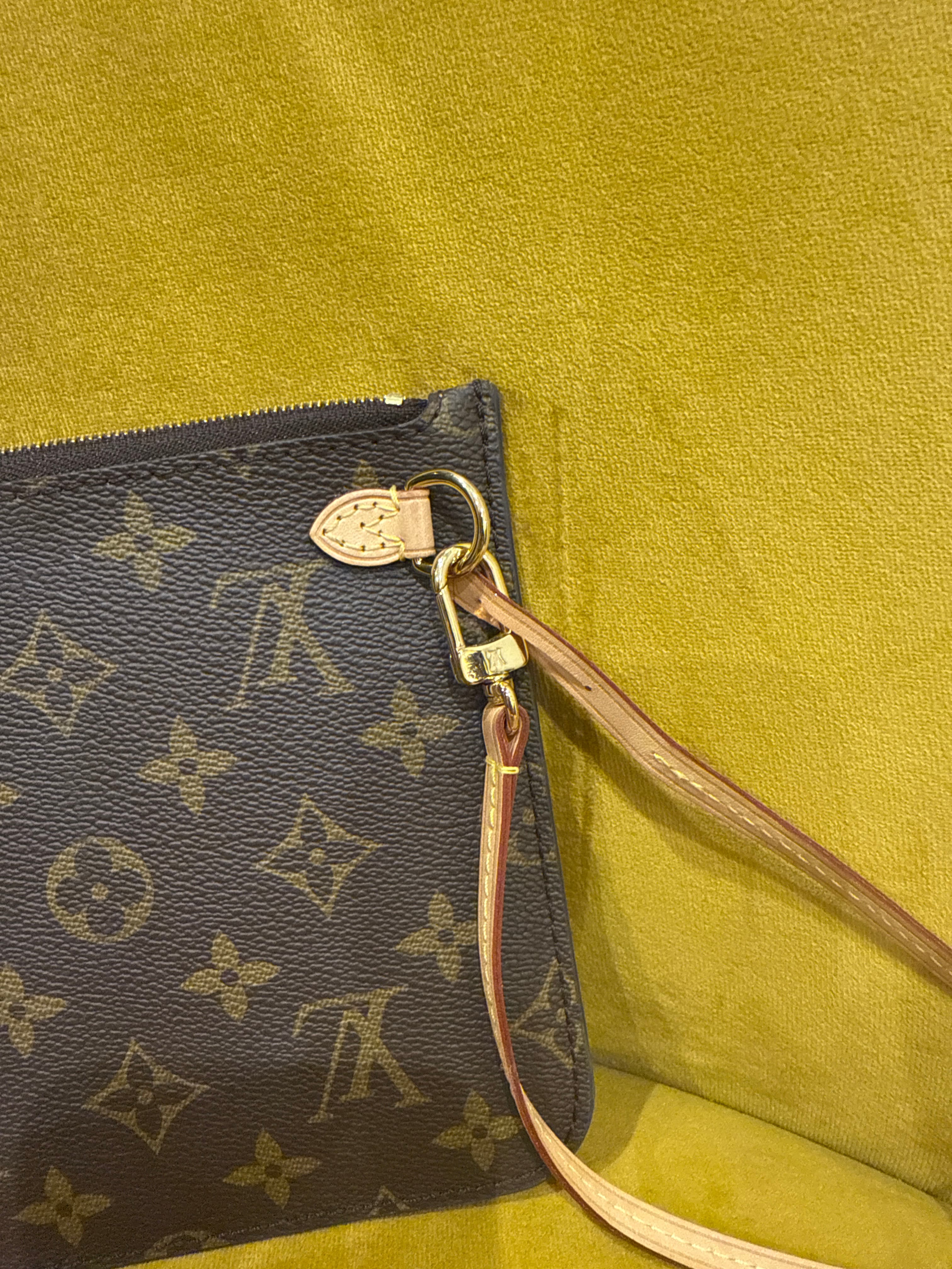 Louis Vuitton Monogram Pouch (from Neverfull Tote) - Image 4