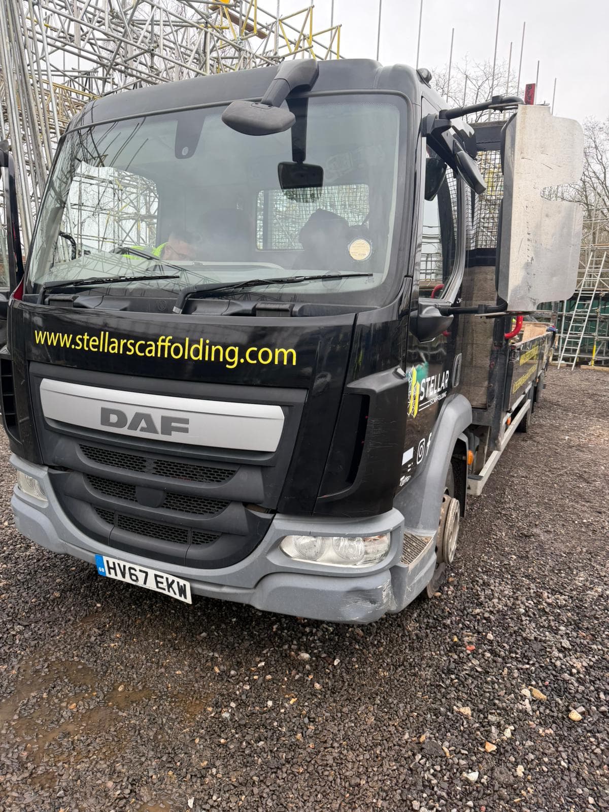 Stellar Scaffolding Black 12.5t DAF 67 Plate Lorry - Image 4