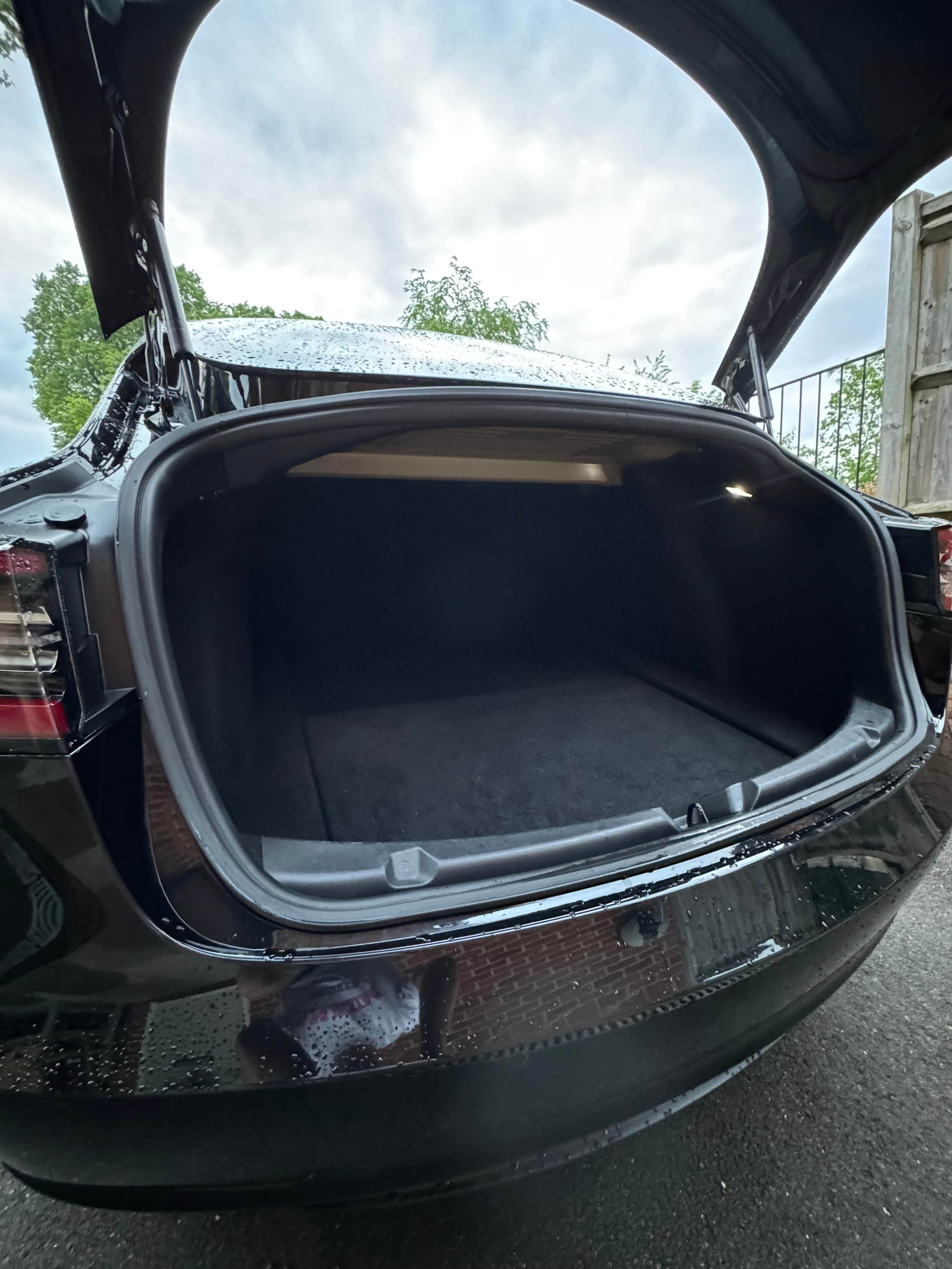 Tesla Model 3 - Image 8