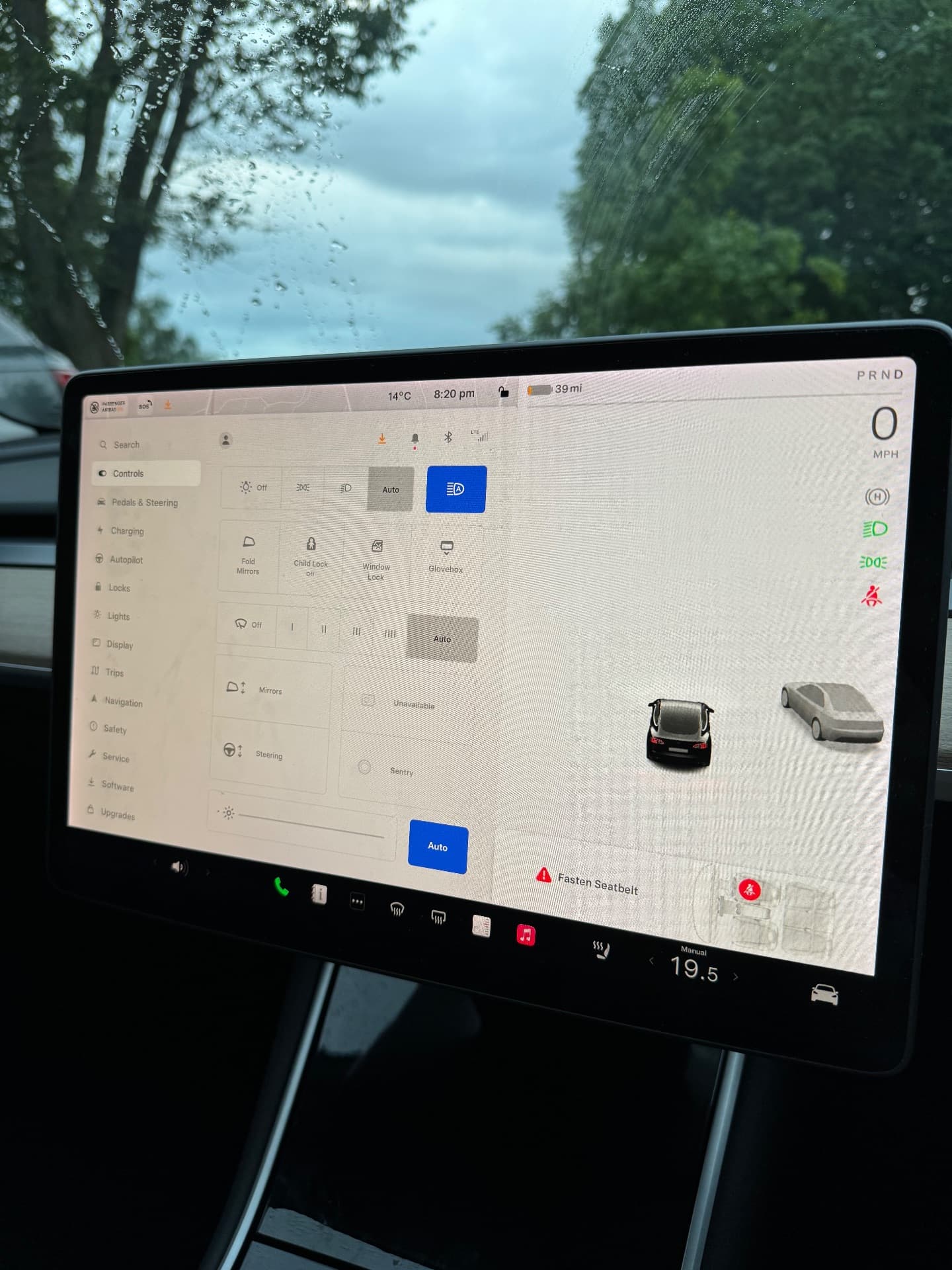 Tesla Model 3 - Image 10